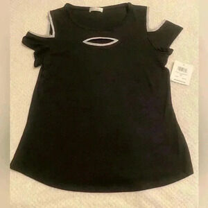 89th + Madison NWT black top with cold shoulders women’s size medium NWT